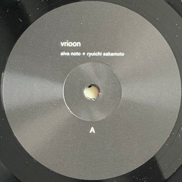 Alva Noto + Ryuichi Sakamoto : Vrioon (LP,Album,Reissue,Remastered)